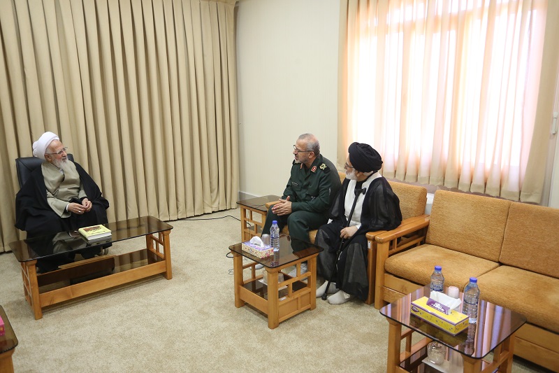 اتاق فکر دشمن را نشناسیم پیروز نخواهیم بود/نقشه آمریکا توسط مزدوران داخلی آن اجرا می شود