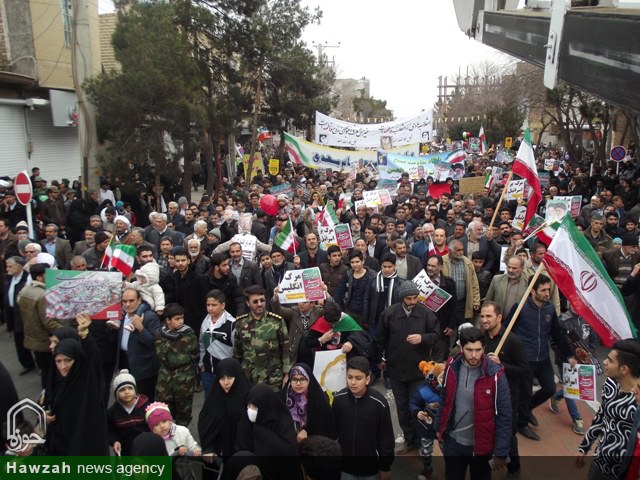 تصاویر/ راهپیمایی ۲۲ بهمن در کاشان