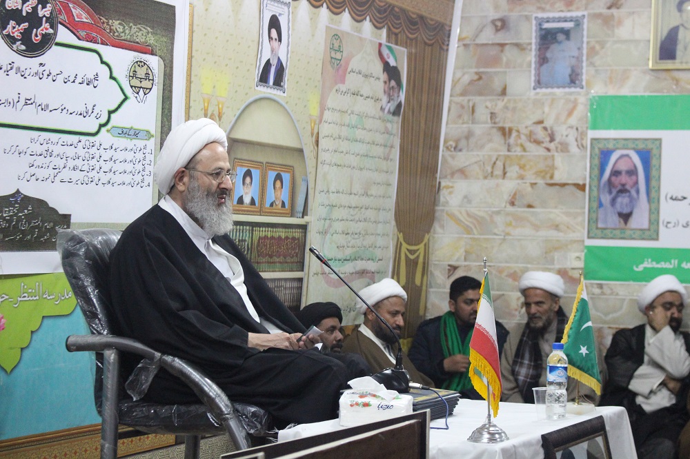 ایمان باید در گفتار و رفتار انسان به صورت توامان متبلور شود