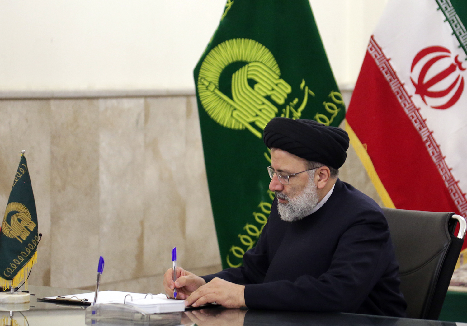 دستور تولیت آستان قدس رضوی برای بسیج امکانات و خدمت رسانی به سیل زدگان