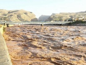 جان مردم پلدختر در خطر است/ تخریب ۶۰ متر از دیوار ساحلی شهر