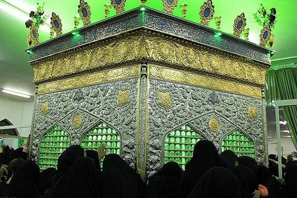 بقعه ای با ۷۲ چراغ فروزان در ورودی شهر بیرجند