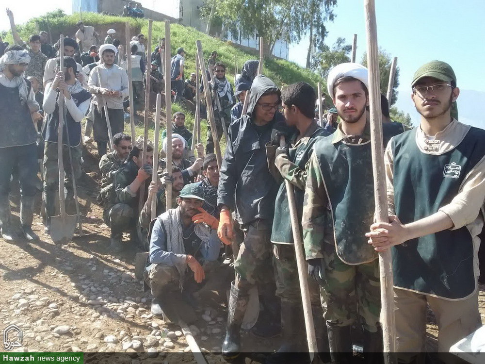  نشست بررسی  «الگوی خدمت رسانی حوزویان در مواجهه با حوادث و بلایای طبیعی» 