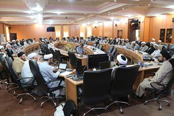 کرسی های علمی دنیا در انتظار حضور طلاب