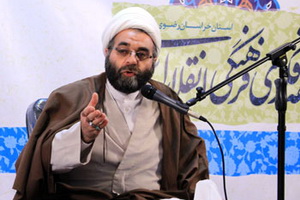 تحلیلگر مسائل سیاسی در جمع طلاب غیرایرانی: آل سعود مامور مقابله با انقلاب اسلامی است