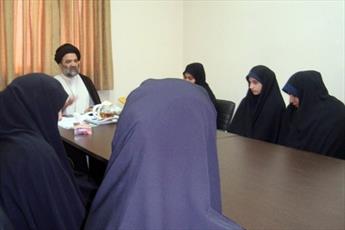 مبلغین، جامعه را در برابر توطئه های دشمنان بیمه کنند