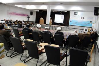 مصادیق انقلابی بودن در مراکز تخصصی حوزه تبیین شود