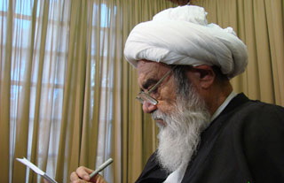 تسلیت آیت الله العظمی مظاهری در پی حادثه غم انگیز برای نفتکش ایرانی