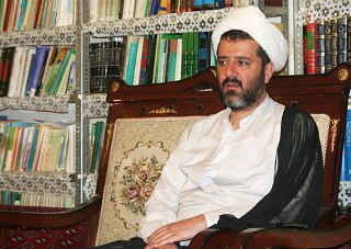 واکنش استاد حوزه به روحانی بیلیارد باز!