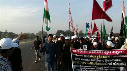 تصاویری از راهپیمایی اربعین عزاداران حسینی در هند