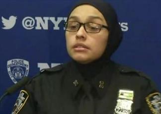 هتک حرمت پلیس محجبه آمریکایی در اداره پلیس نیویورک