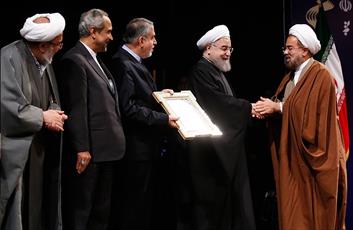 درخشش حوزویان در جایزه کتاب سال ایران