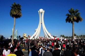 بحرینی‌ها به زیارت قبور شهدا می‌روند
