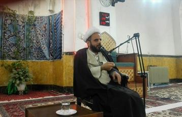 امام خمینی(ره) بر گردن ملی گراها هم حق دارد