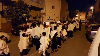 تصاویر/ تظاهرات کفن پوشان بحرینی در شب محاکمه آیت الله عیسی قاسم