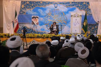 همایش «وارثان انبیاء» در حرم حضرت معصومه(س) برگزار شد