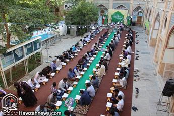 تصاویر/ جزءخوانی قرآن کریم و ضیافت افطاری طلاب غیر ایرانی در اصفهان