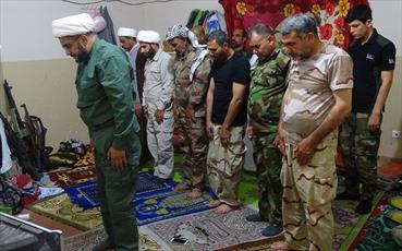 روحانیون عراقی همچنان در جبهه نبرد با داعش حضور دارند+ تصاویر