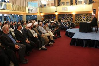 امام شخصیتی  فرامنطقه ای، فراتاریخی و الگوی کاملی برای مسلمانان و غیر مسلمانان است