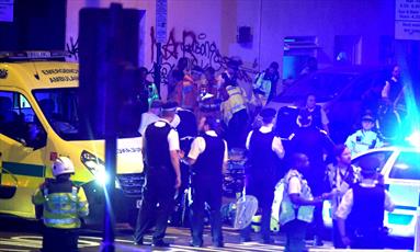 ۱ کشته و ۸ زخمی در پی زیرگرفتن نمازگزاران در نزدیکی مسجد لندن