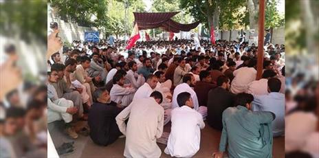تحصن مردم پاکستان در اعتراض به کشتار شیعیان در پاراچنار