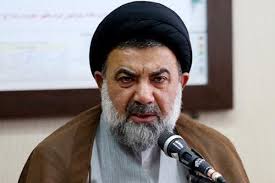 با اجرای برنامه های فرهنگی جذاب جوانان جذب نماز جمعه می شوند