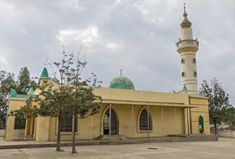 ساخت بزرگترین اقامتگاه گردشگری آفریقا کنار نخستین مسجد این قاره