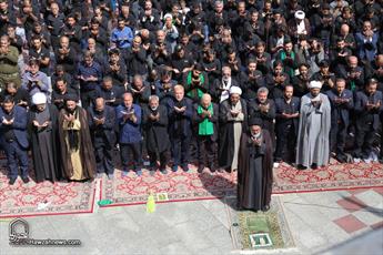 برپایی مراسم احیا و نماز پرشور ظهر عاشورا در حرم مطهر حضرت معصومه(س)