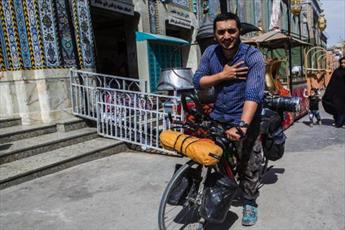 زائرجمهوری آذربایجان با دوچرخه به کربلا رسید