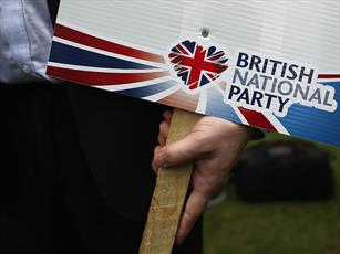 ​حزب ملی بریتانیا  کمپین مبارزه با مساجد تشکیل داد!