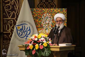 برای حفظ هویت و عزت اسلامی و ایرانی باید به تولید علوم اسلامی بپردازیم