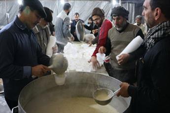 توزیع ۲۵ هزار کاسه حلیم در موکب مسجد مقدس جمکران