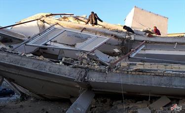 مردم بدون فوت وقت به یاری زلزله زدگان بشتابند