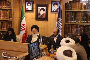 تصاویر/ دیدار رئیس کتابخانه ملی ایران با آیت الله علوی بروجردی