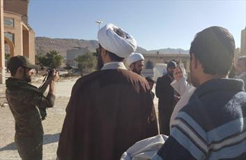 تصویر/ بازدید مدیرحوزه علمیه استان کردستان از مناطق زلزله زده کرمانشاه