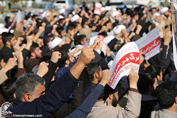تجمع اساتید و طلاب حوزه در  اعتراض به حضور وزیر خارجه فرانسه