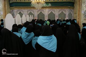 خانواده‌های شهدای روحانی ضریح حضرت معصومه(س) را غبارروبی کردند