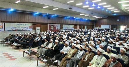 دوره های آموزشی  ائمه جماعات مدارس آموزش و پرورش برگزار شود