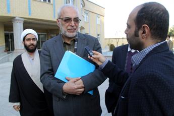 آموزش و پرورش ظرفیت های بی بدیل حوزه را نشناخته است /   حوزه علمیه ظرفیت توانمند سازی دینی معلمان کشور را دارد