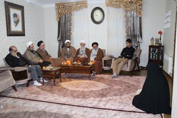 رئیس مرکز خدمات حوزه با خانواده  شهید طلبه مدافع حرم دیدار کرد