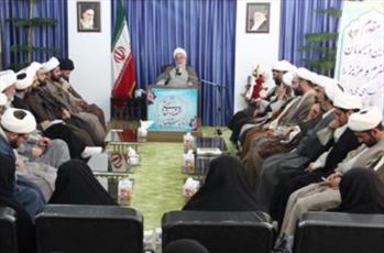 حوزه انقلابی جلوتر از مردم مسائل اجتماعی را درک می‌کند/ تفکیکی بین دین و سیاست نیست