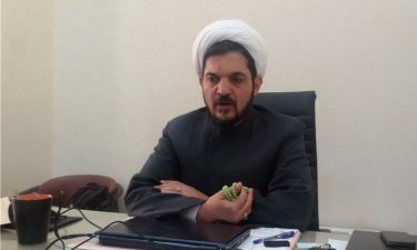 طبیعی است که مردم، حوزه و نظام را یکی بدانند