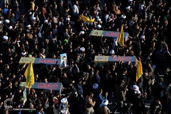 تصاویر/ تشییع پیکر ۴ شهید مدافع حرم در قم