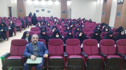 نشست های معارفی سبک زندگی فاطمی در مدارس علمیه فارس برگزار شد