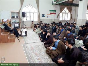 تصاویر/ جلسه درس اخلاق در مدرسه علمیه امام باقر (ع) کامیاران