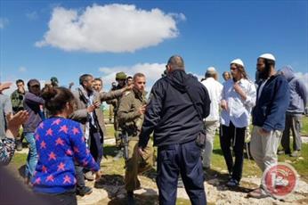 شهرک نشینان صهیونیستی با حمله به یک روستا، قصد آتش زدن مسجد را داشتند