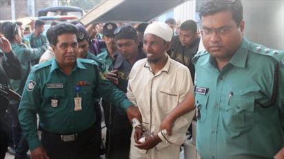 جوان بنگلادشی تحت تاثیر عقاید سلفی به استاد دانشگاه حمله کرد