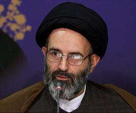 خدمت به پدر و مادر از شاخصه های مهم انسانیت است