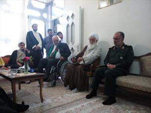 خون شهدا ضامن بقای انقلاب است/ «مهدی» با شیر ممزوج به عطر شهادت رشد کرد