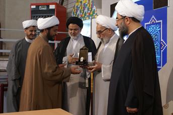 اساتید برتر و دانش‌پژوهان ممتاز مرکز مذاهب اسلامی مشهد تجلیل شدند